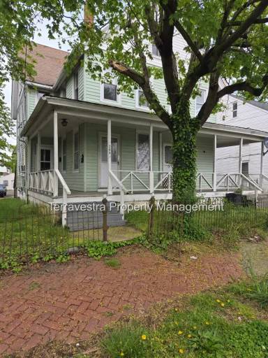 Main picture of 284 Grant St
