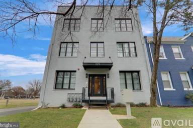 Main picture of 225 20th St NE