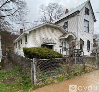 Main picture of 1313 W John H Gwynn Jr Ave