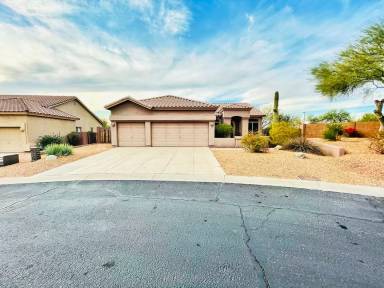 Main picture of 2922 N Rowen Cir