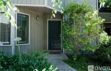 Main picture of 617 Middle Ave