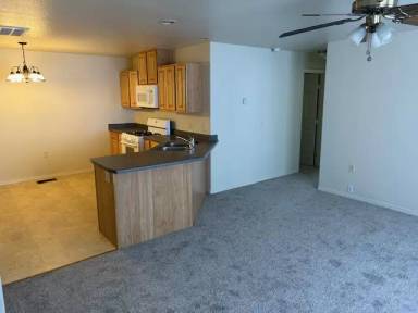 Main picture of 435 E Front St