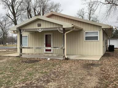 Main picture of 2955 S 13th 1/2 St