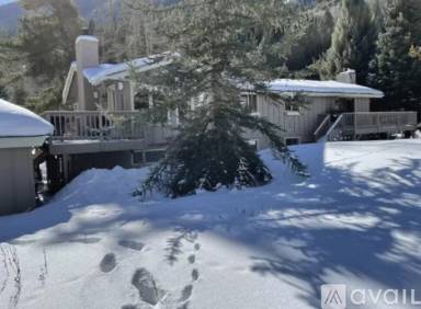 Main picture of 4799 Meadow Dr