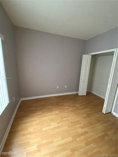 Main picture of 8976 W Flagler St