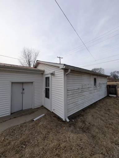 Main picture of 511 E 8th St