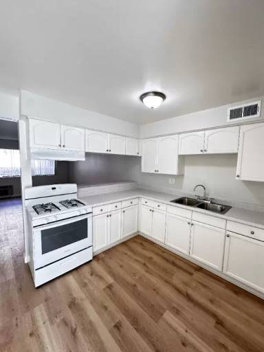 Main picture of TownHouse Village