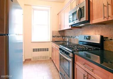 Main picture of 277 E 207th St