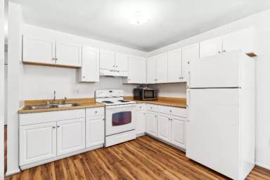 Main picture of 30 E E St