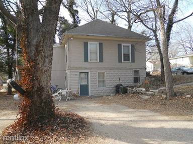 Main picture of 911 Claflin Rd