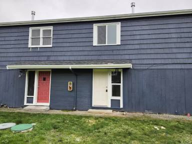 Main picture of 2831 NE Center St