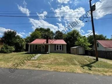 Main picture of 721 W Main Street Ext