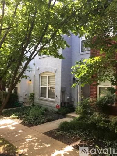 Main picture of 2122 12th Pl NW
