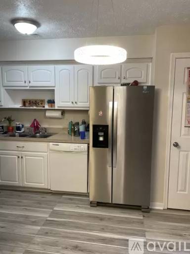 Main picture of 102 Chippenham Dr