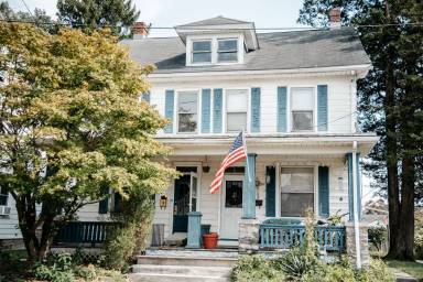 Main picture of 167 S Hanover St