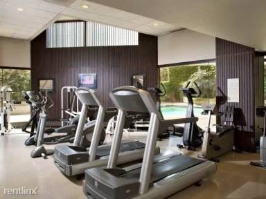 Main picture of 752 S Dearborn St