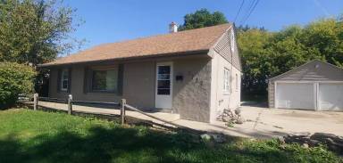 Main picture of 3122 S 95th St