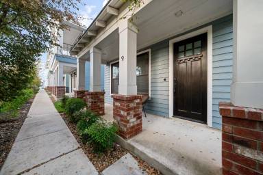 Main picture of 311 E Evergreen St