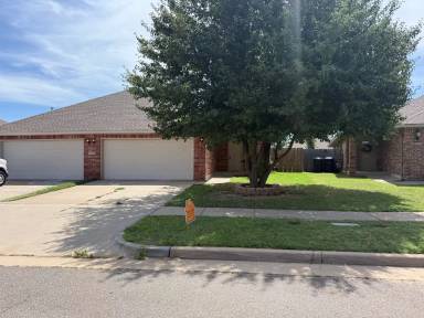 Main picture of 15100 Kyle Dr