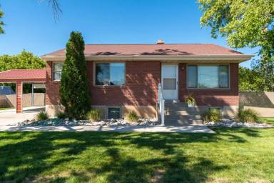 Main picture of 811 W 3200 S