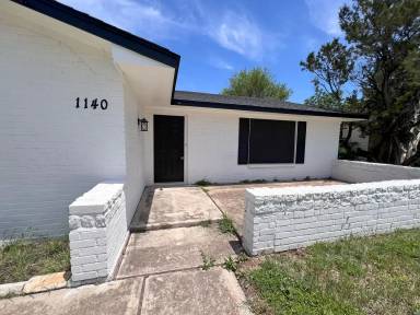 Main picture of 1140 Dorothy Ln