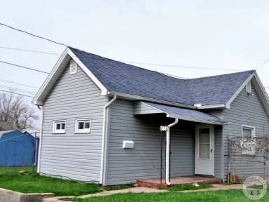 Main picture of 1038 Middle St