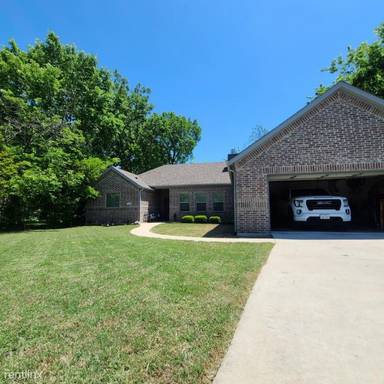 Main picture of 512 Burgett St