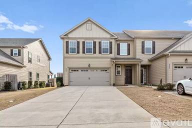 Main picture of 597 Vinings Dr