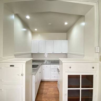 Main picture of 2760 Sutter St