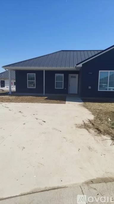 Main picture of 1702 Prey St