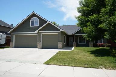 Main picture of 2179 N Justin Way