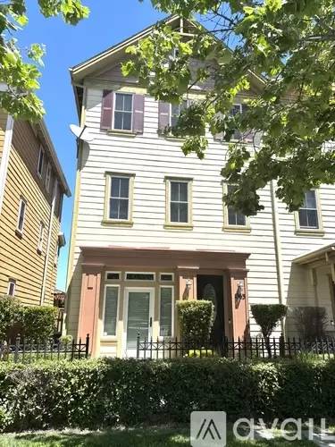 Main picture of 1363 Sycamore Ave