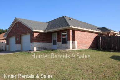 Main picture of 901A Yi Dr