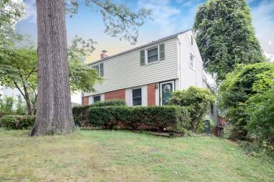 Main picture of 5724 Euclid St