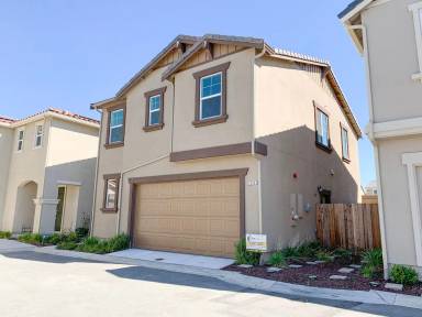 Main picture of 2240 Gladiola Dr