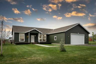 Main picture of 892 Rachel Rd