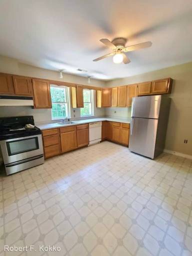 Main picture of 19 Clinton St