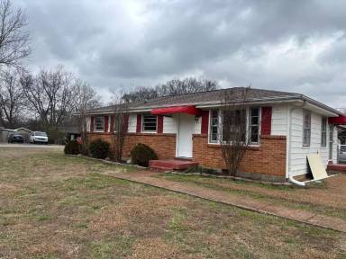 Main picture of 809 Country Club Dr