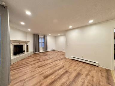 Main picture of 8224 Poplar Ave