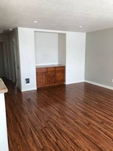 Main picture of 401 S 81st Ave