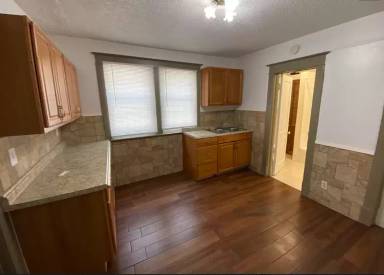 Main picture of 555 22nd St