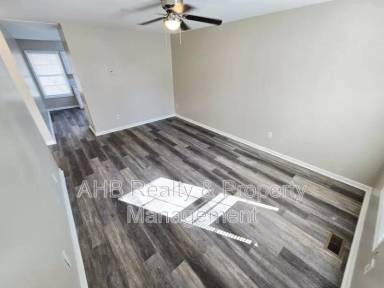 Main picture of 1016 Washington St