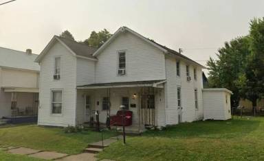 Main picture of 901 1/2 Chestnut St