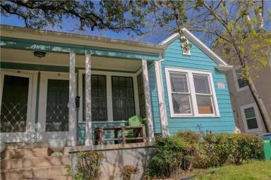 Main picture of 202 E 31st St