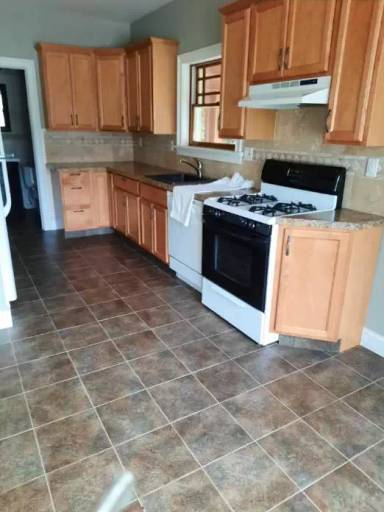 Main picture of 42 Collyer Ave