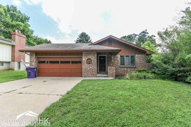 Main picture of 2913 Dickens Ave