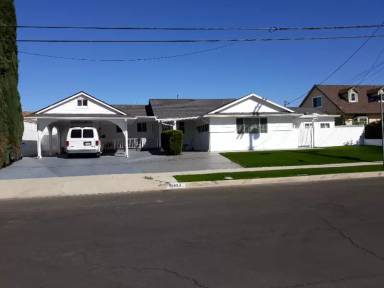 Main picture of 19953 Haynes St