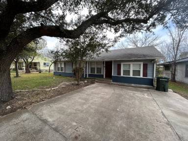 Main picture of 710 Enfield St