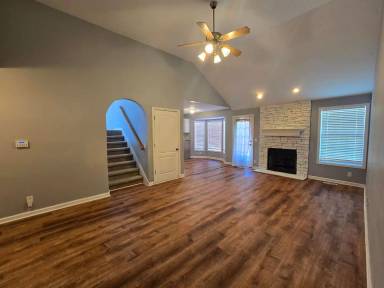 Main picture of 1721 Needmore Rd