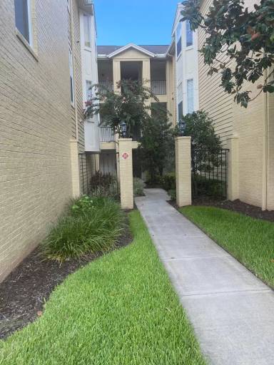 Main picture of 404 Summit Ridge Pl